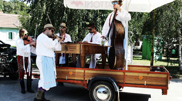 Neoveská cimbálová muzika